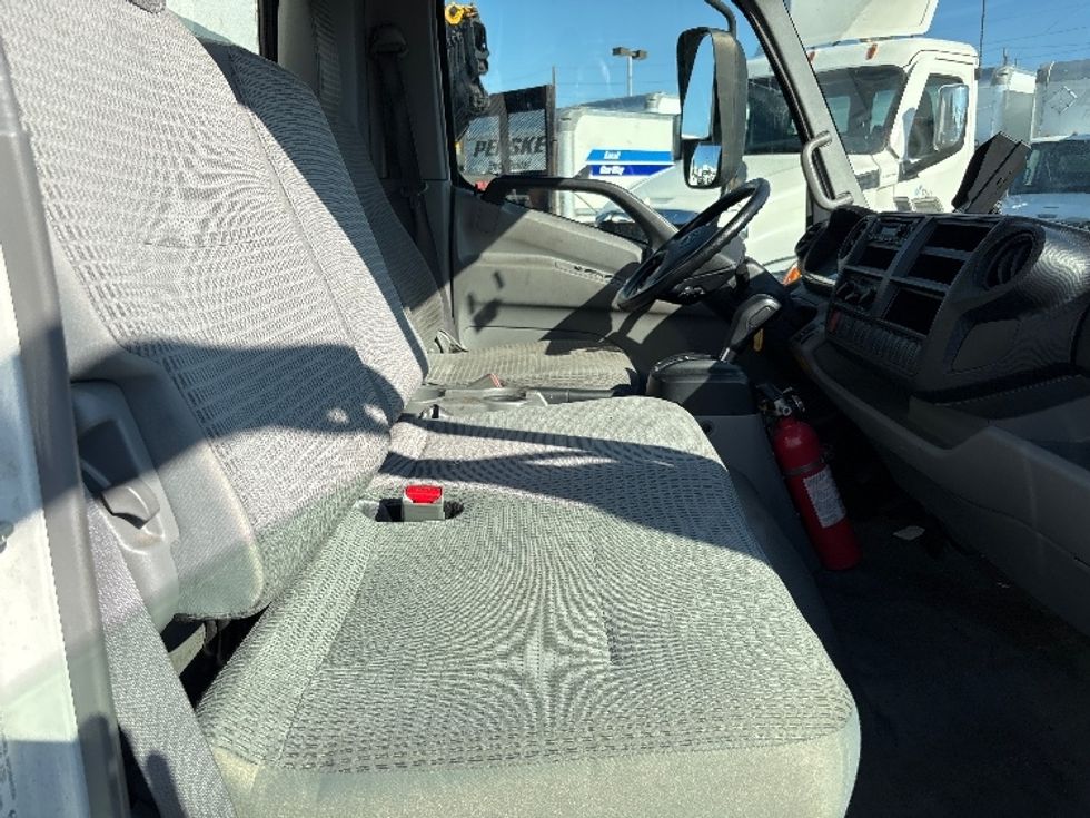 Medium Duty Box Truck-Light and Medium Duty Trucks-Hino-2018-195-West Babylon-NY-133,765\n\t\tmiles-$ 34,750 - Image 22