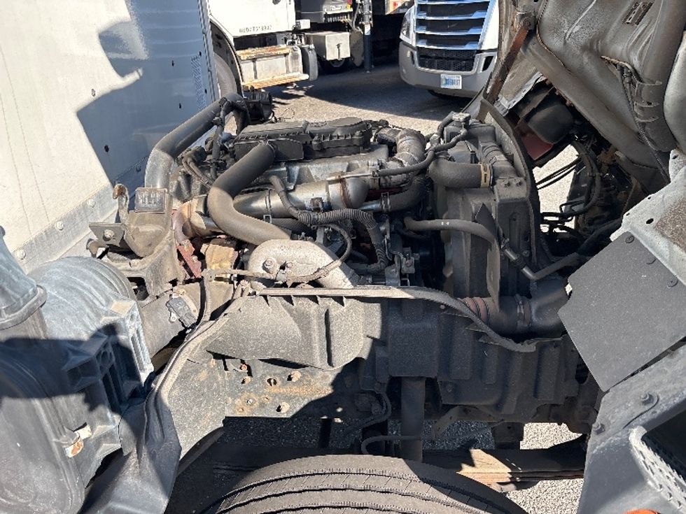 Medium Duty Box Truck-Light and Medium Duty Trucks-Hino-2018-195-West Babylon-NY-133,765\n\t\tmiles-$ 34,750 - Image 23