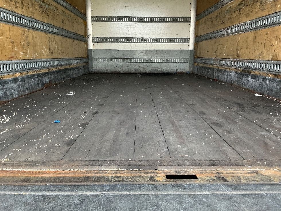 Medium Duty Box Truck-Light and Medium Duty Trucks-Hino-2018-195-Westfield-MA-146,234\n\t\tmiles-$ 38,250 - Image 10