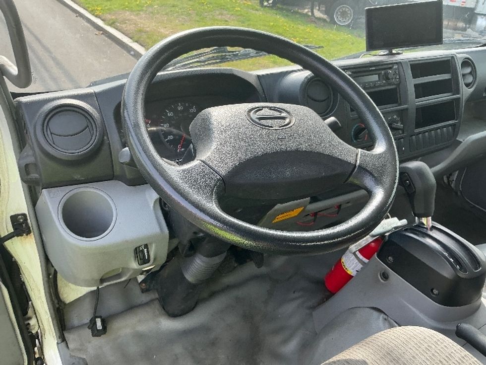 Medium Duty Box Truck-Light and Medium Duty Trucks-Hino-2018-195-Westfield-MA-146,234\n\t\tmiles-$ 38,250 - Image 17