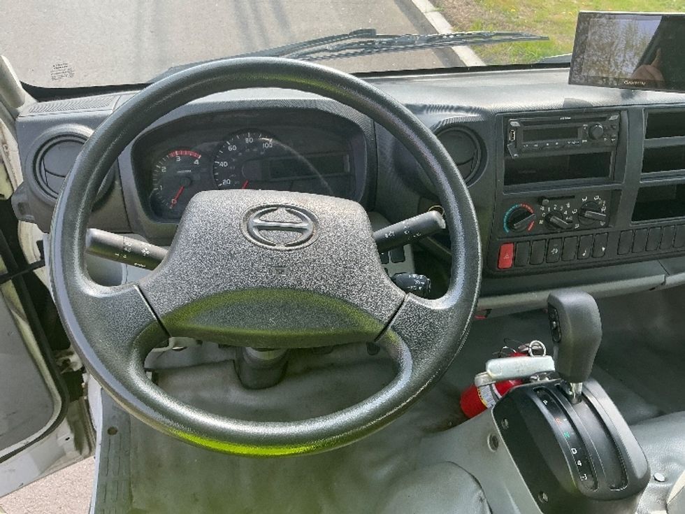 Medium Duty Box Truck-Light and Medium Duty Trucks-Hino-2018-195-Westfield-MA-146,234\n\t\tmiles-$ 38,250 - Image 18