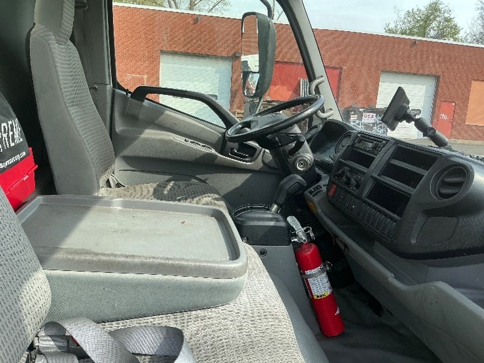 Medium Duty Box Truck-Light and Medium Duty Trucks-Hino-2018-195-Westfield-MA-146,234\n\t\tmiles-$ 38,250 - Image 22