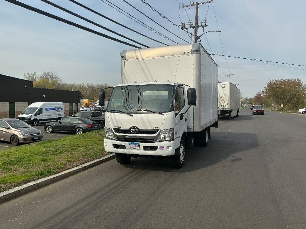 Medium Duty Box Truck-Light and Medium Duty Trucks-Hino-2018-195-Westfield-MA-146,234\n\t\tmiles-$ 38,250 - Image 3