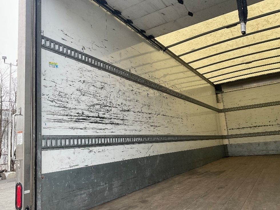 Medium Duty Box Truck-Light and Medium Duty Trucks-Hino-2018-258LP-Elmsford-NY-91,151\n\t\tmiles-$ 53,500 - Image 11