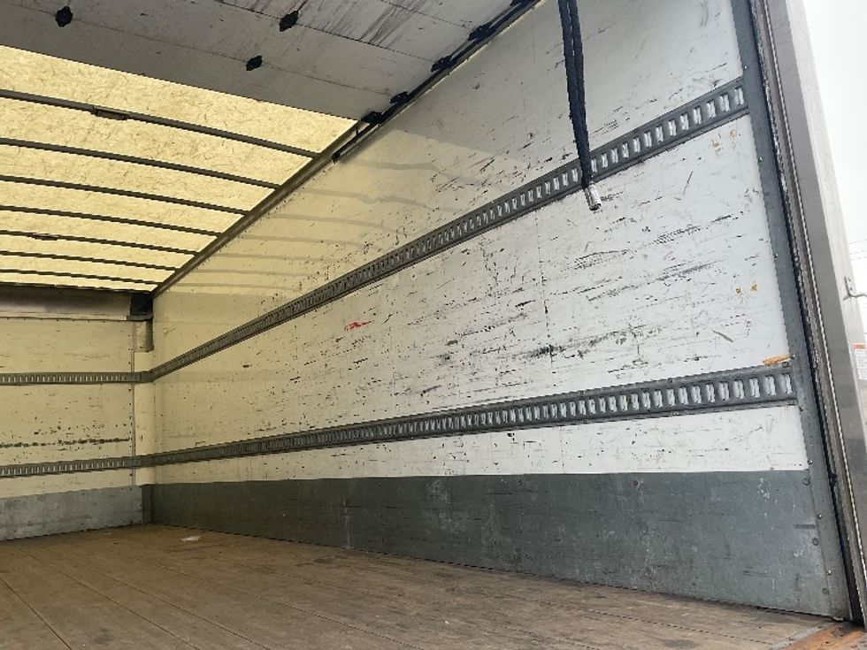 Medium Duty Box Truck-Light and Medium Duty Trucks-Hino-2018-258LP-Elmsford-NY-91,151\n\t\tmiles-$ 53,500 - Image 12
