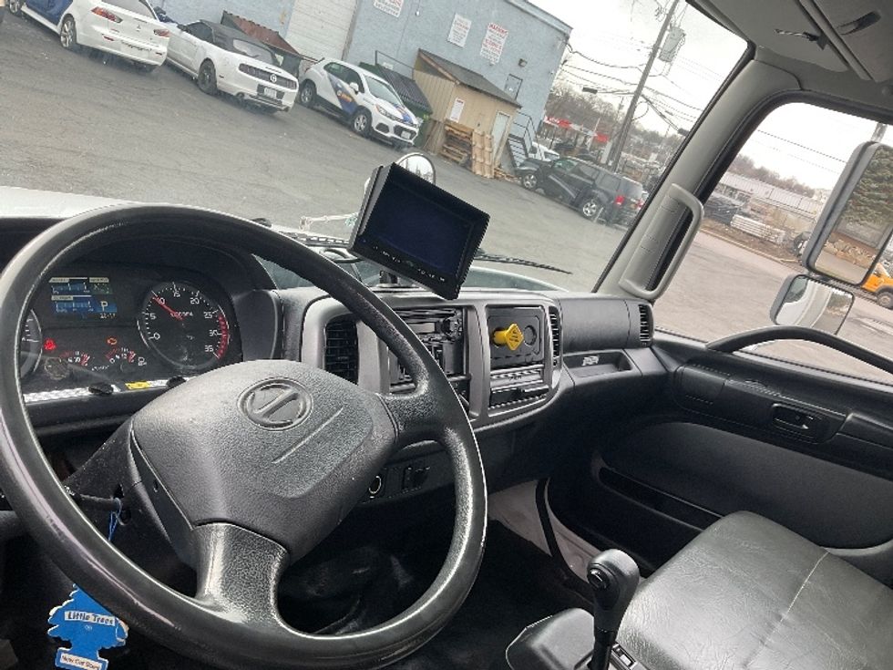 Medium Duty Box Truck-Light and Medium Duty Trucks-Hino-2018-258LP-Elmsford-NY-91,151\n\t\tmiles-$ 53,500 - Image 17