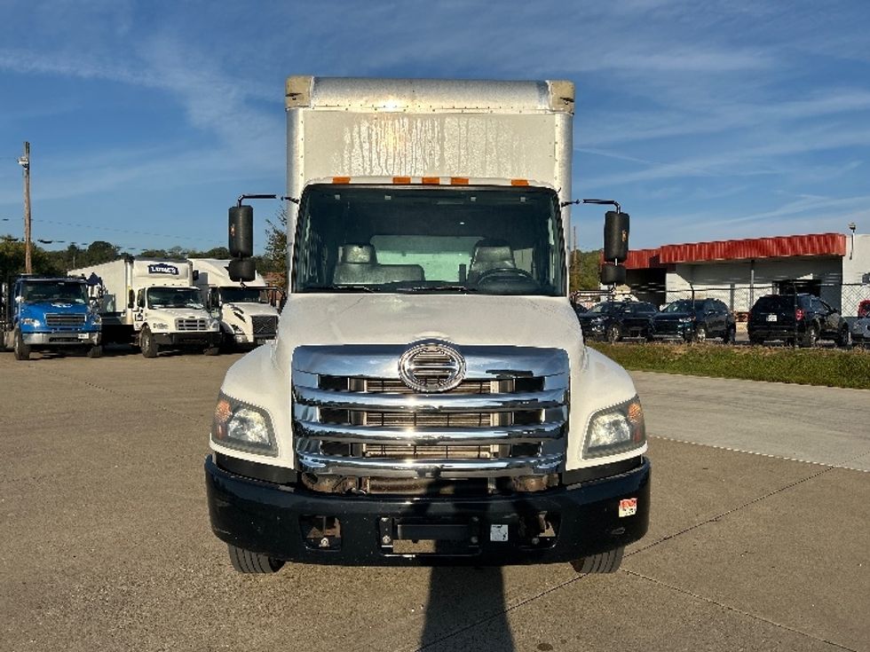 Medium Duty Box Truck-Light and Medium Duty Trucks-Hino-2018-258LP-Parkersburg-WV-105,560\n\t\tmiles-$ 55,000 - Image 2