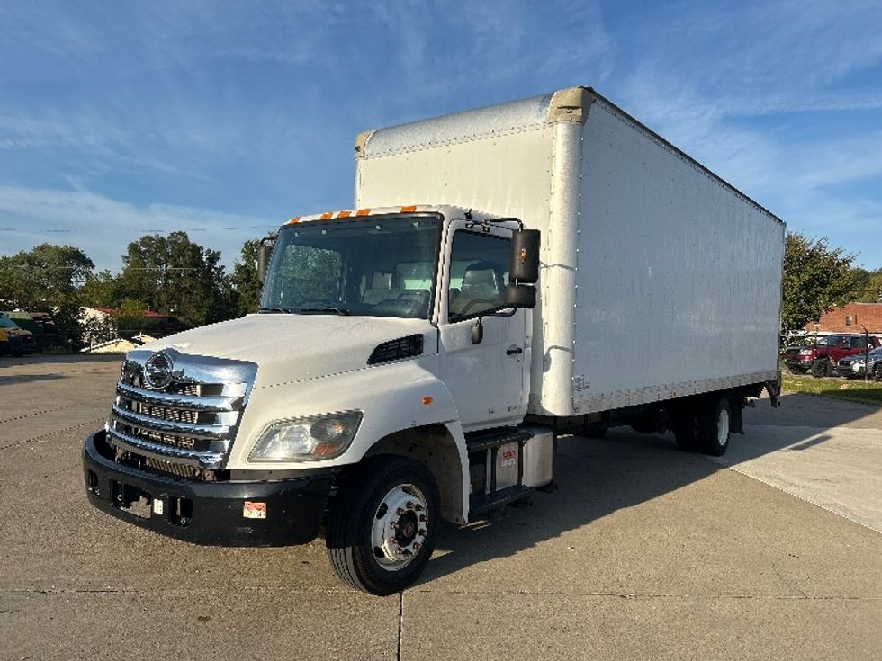 Medium Duty Box Truck-Light and Medium Duty Trucks-Hino-2018-258LP-Parkersburg-WV-105,560\n\t\tmiles-$ 55,000 - Image 3