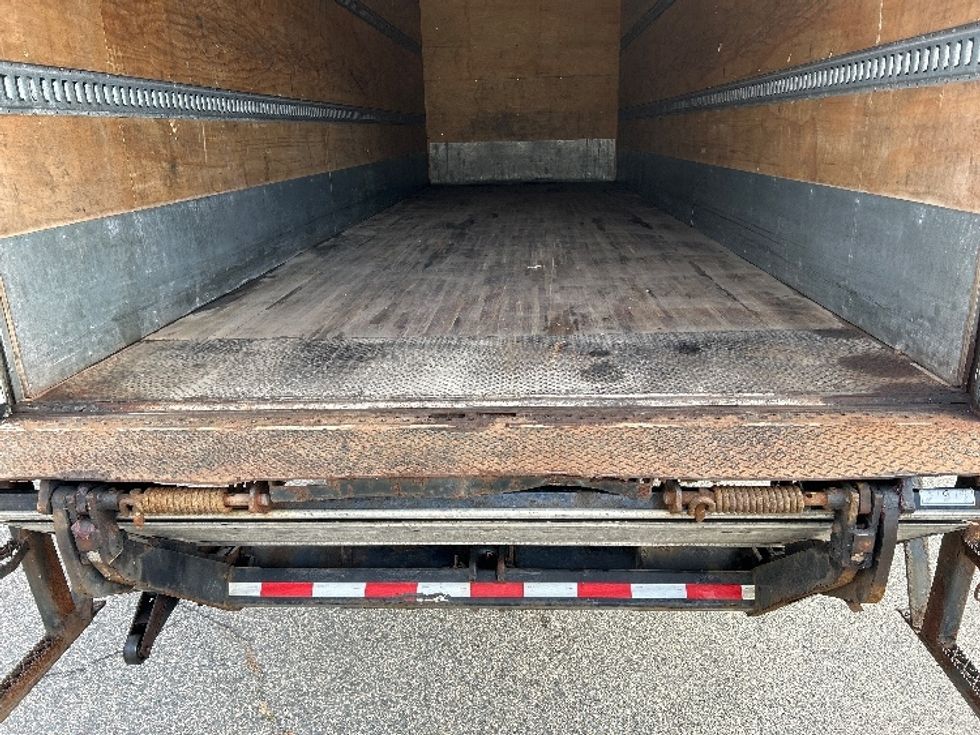 Medium Duty Box Truck-Light and Medium Duty Trucks-Hino-2018-268-Austin-TX-161,500\n\t\tmiles-$ 46,000 - Image 10