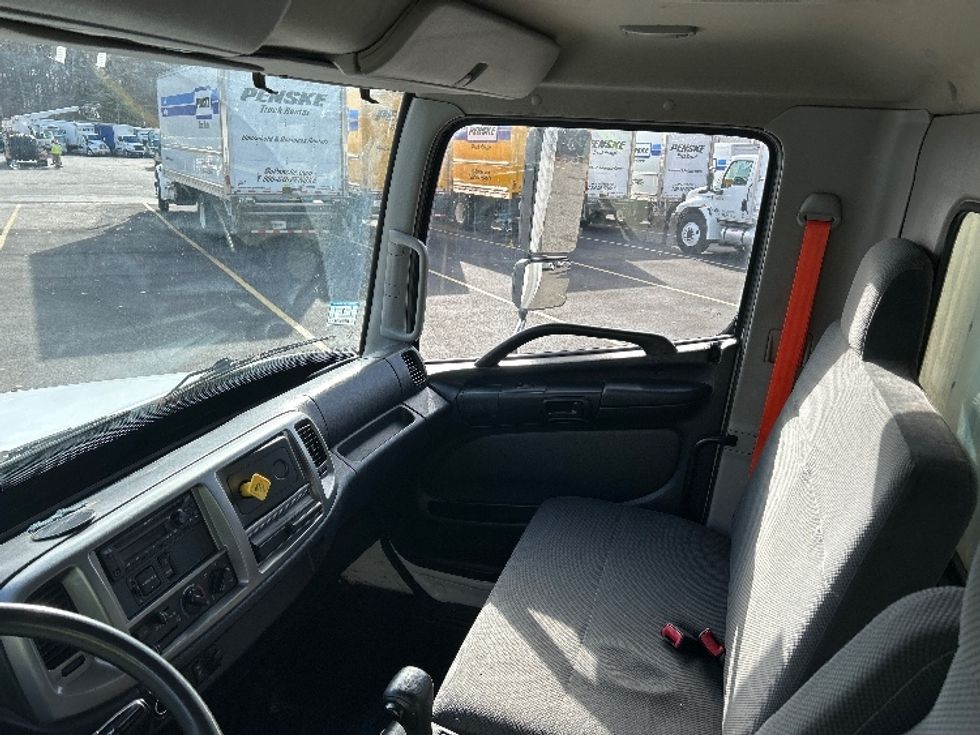 Medium Duty Box Truck-Light and Medium Duty Trucks-Hino-2018-268-Austin-TX-161,500\n\t\tmiles-$ 46,000 - Image 19