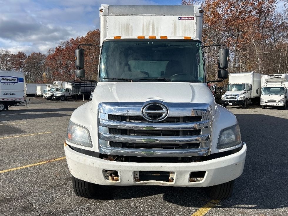 2018 Hino Conventional Type Truck photo 2