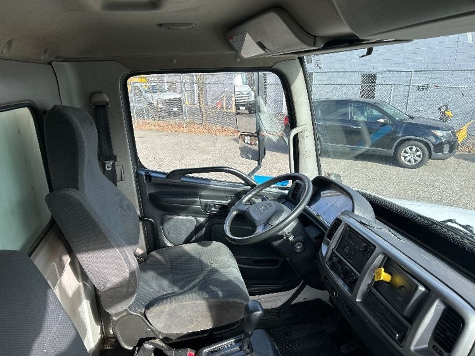 Medium Duty Box Truck-Light and Medium Duty Trucks-Hino-2018-268-Austin-TX-161,500\n\t\tmiles-$ 46,000 - Image 22
