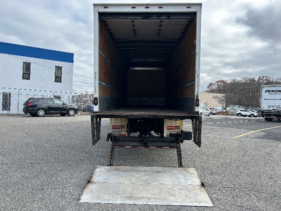 Medium Duty Box Truck-Light and Medium Duty Trucks-Hino-2018-268-Austin-TX-161,500\n\t\tmiles-$ 46,000 - Image 9