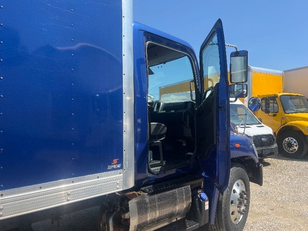 Medium Duty Box Truck-Light and Medium Duty Trucks-Hino-2018-268-Baltimore-MD-290,860\n\t\tmiles-$ 32,500 - Image 14