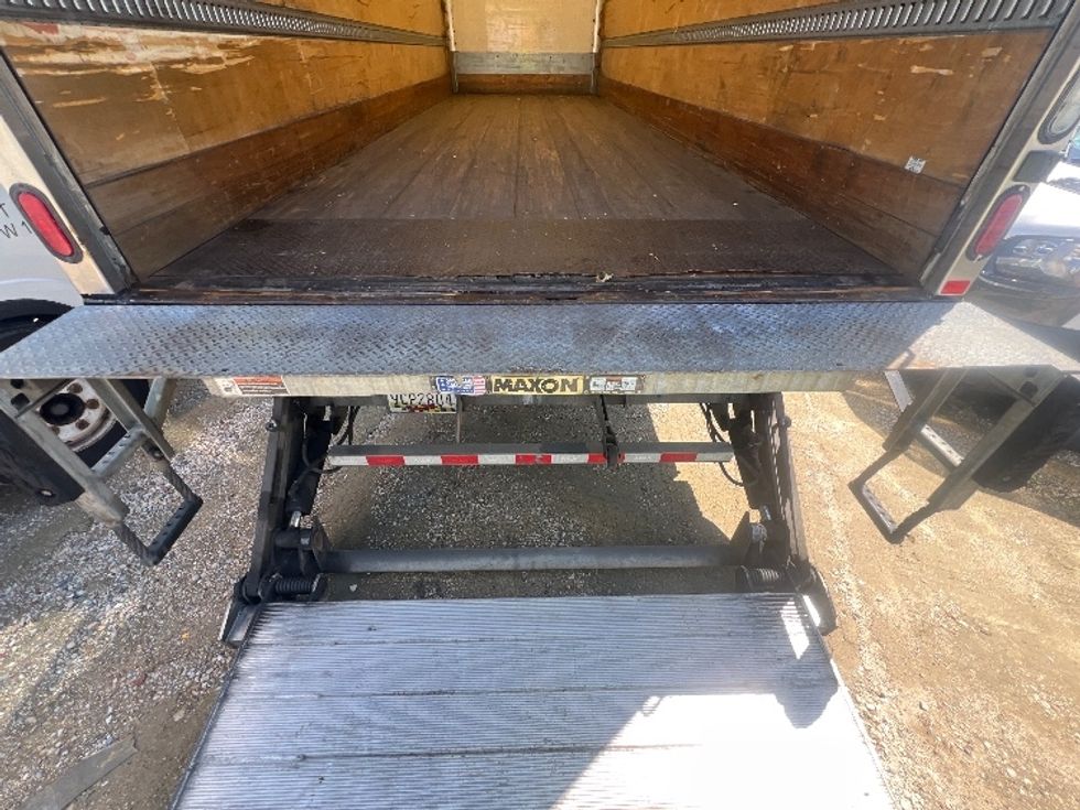 Medium Duty Box Truck-Light and Medium Duty Trucks-Hino-2018-268-Baltimore-MD-290,860\n\t\tmiles-$ 32,500 - Image 9