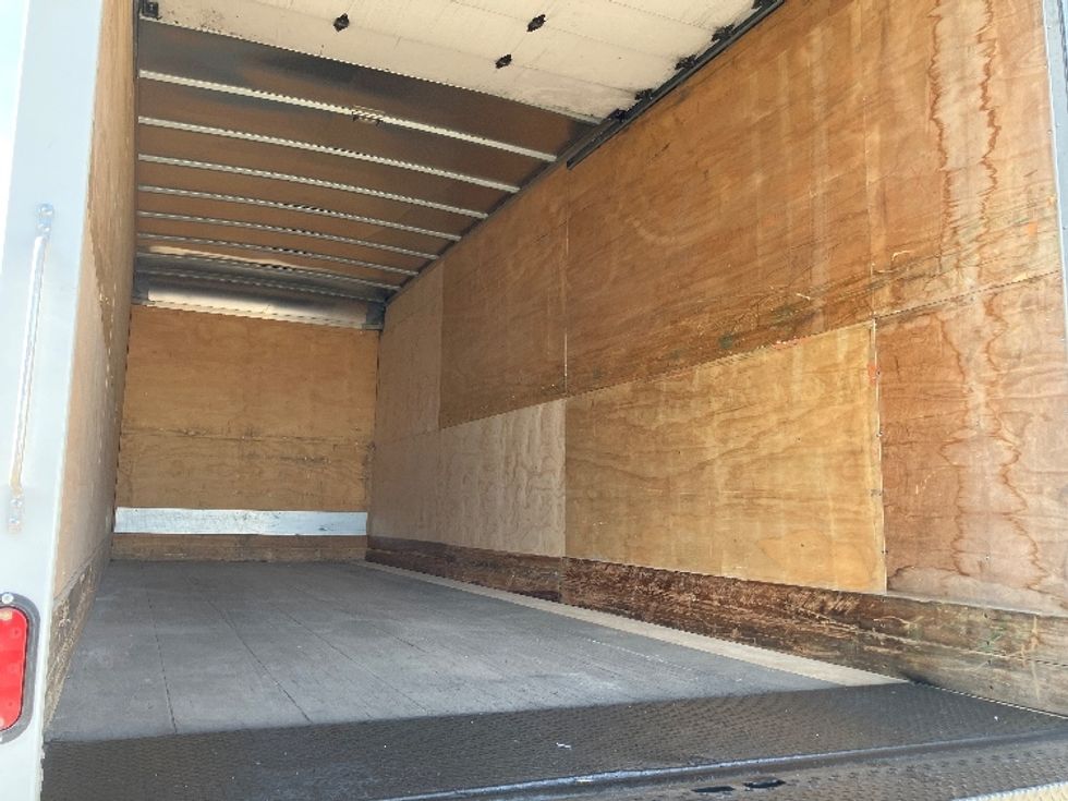 Medium Duty Box Truck-Light and Medium Duty Trucks-Hino-2018-268-Birmingham-AL-39,881\n\t\tmiles-$ 59,250 - Image 12