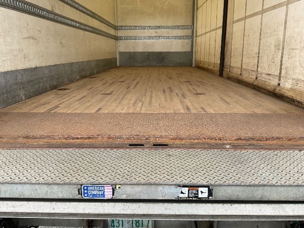 Medium Duty Box Truck-Light and Medium Duty Trucks-Hino-2018-268-Chicopee-MA-174,799\n\t\tmiles-$ 41,500 - Image 10