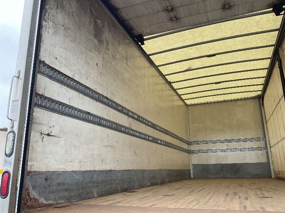 Medium Duty Box Truck-Light and Medium Duty Trucks-Hino-2018-268-Chicopee-MA-174,799\n\t\tmiles-$ 41,500 - Image 11