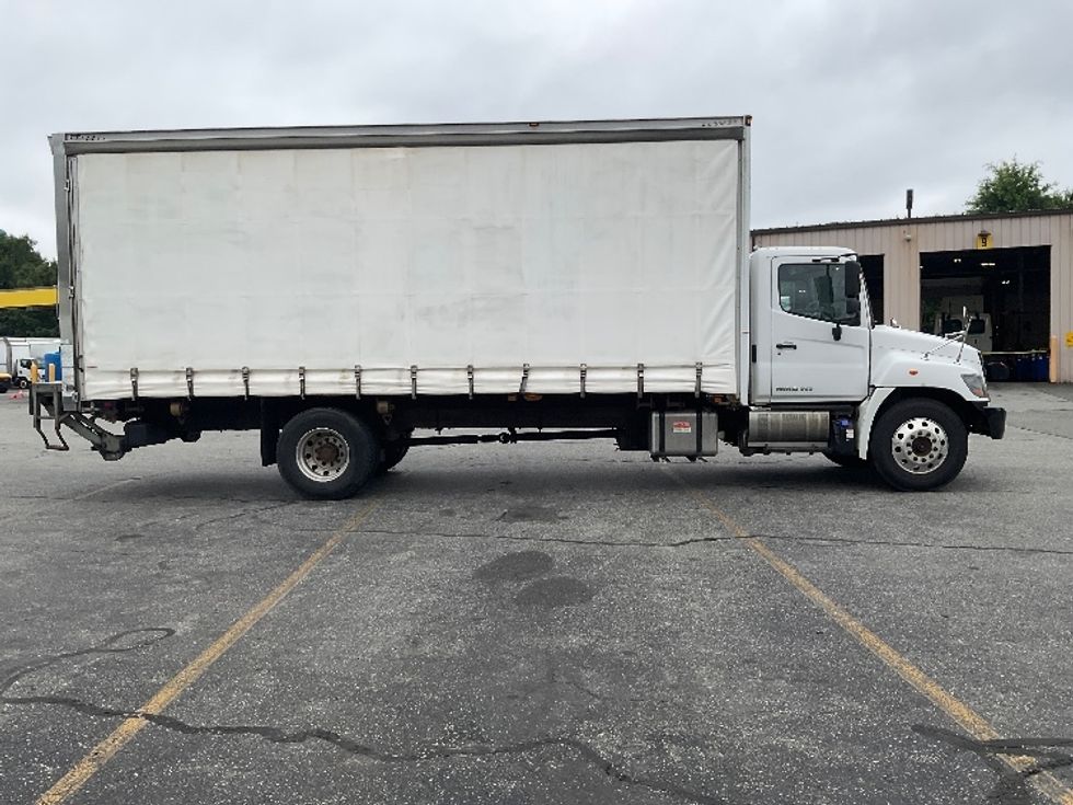 Medium Duty Box Truck-Light and Medium Duty Trucks-Hino-2018-268-Chicopee-MA-174,799\n\t\tmiles-$ 41,500 - Image 15