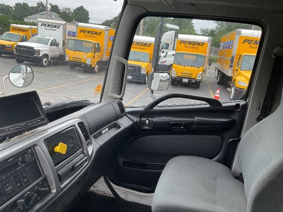 Medium Duty Box Truck-Light and Medium Duty Trucks-Hino-2018-268-Chicopee-MA-174,799\n\t\tmiles-$ 41,500 - Image 19