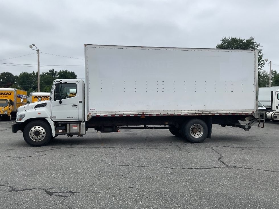 Medium Duty Box Truck-Light and Medium Duty Trucks-Hino-2018-268-Chicopee-MA-174,799\n\t\tmiles-$ 41,500 - Image 4