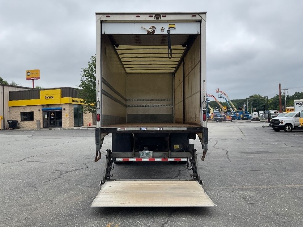 Medium Duty Box Truck-Light and Medium Duty Trucks-Hino-2018-268-Chicopee-MA-174,799\n\t\tmiles-$ 41,500 - Image 9