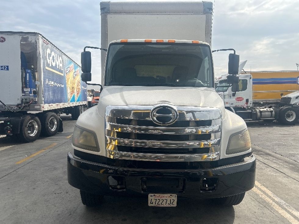 Medium Duty Box Truck-Light and Medium Duty Trucks-Hino-2018-268-City Of Industry-CA-245,118\n\t\tmiles-$ 38,000 - Image 2