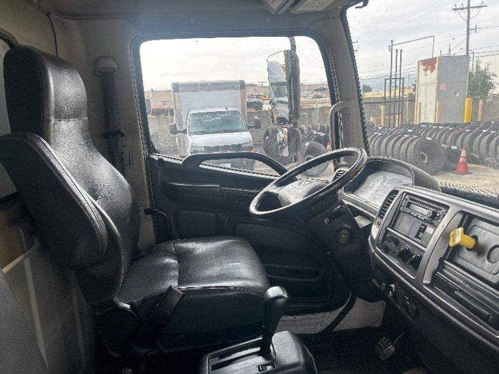 Medium Duty Box Truck-Light and Medium Duty Trucks-Hino-2018-268-City Of Industry-CA-245,118\n\t\tmiles-$ 38,000 - Image 22