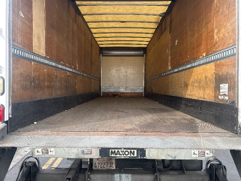 Medium Duty Box Truck-Light and Medium Duty Trucks-Hino-2018-268-City Of Industry-CA-245,118\n\t\tmiles-$ 38,000 - Image 5