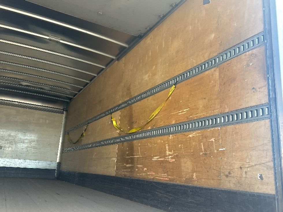 Medium Duty Box Truck-Light and Medium Duty Trucks-Hino-2018-268-Columbus-OH-31,547\n\t\tmiles-$ 55,000 - Image 11