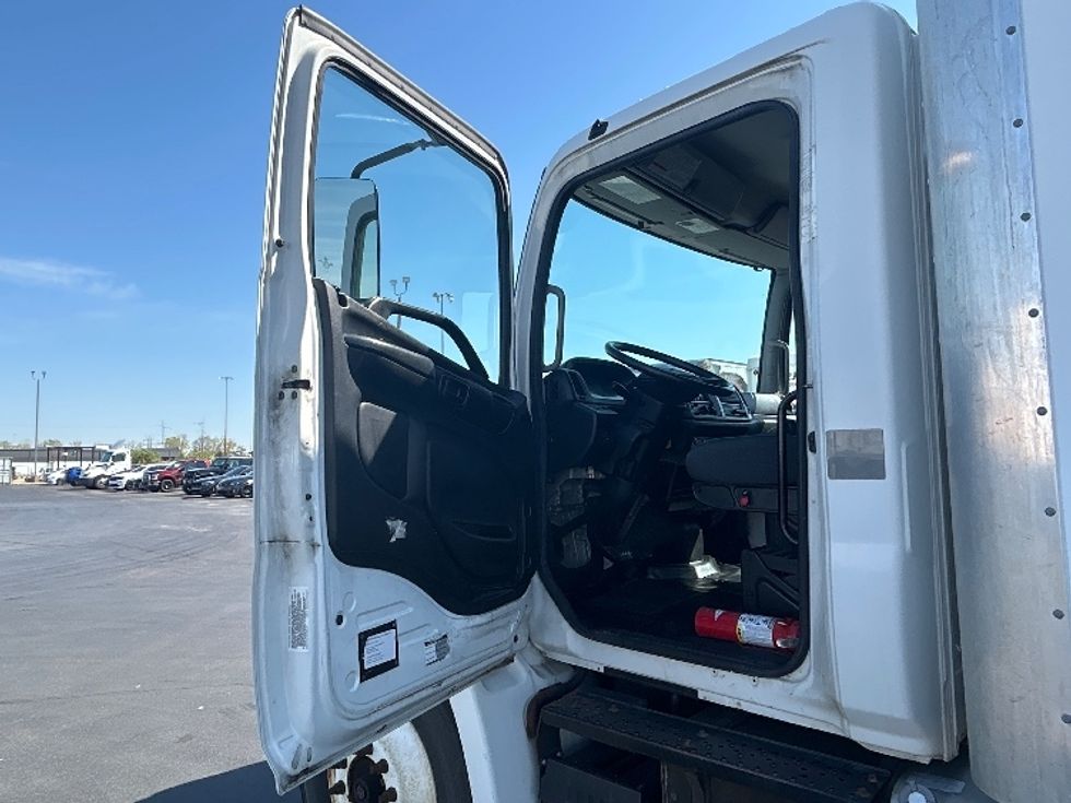 Medium Duty Box Truck-Light and Medium Duty Trucks-Hino-2018-268-Columbus-OH-31,547\n\t\tmiles-$ 55,000 - Image 15