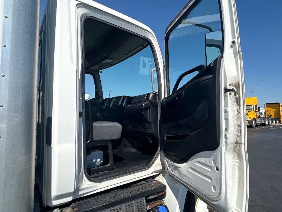 Medium Duty Box Truck-Light and Medium Duty Trucks-Hino-2018-268-Columbus-OH-31,547\n\t\tmiles-$ 55,000 - Image 19