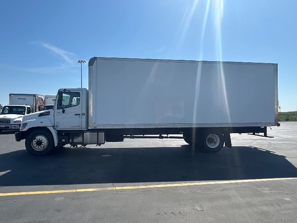 Medium Duty Box Truck-Light and Medium Duty Trucks-Hino-2018-268-Columbus-OH-31,547\n\t\tmiles-$ 55,000 - Image 4