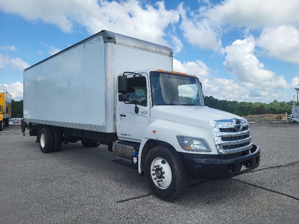 Medium Duty Box Truck-Light and Medium Duty Trucks-Hino-2018-268-Cookeville-TN-229,317\n\t\tmiles-$ 44,000 - Image 1