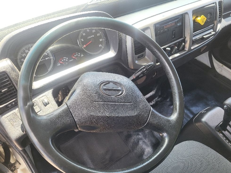 Medium Duty Box Truck-Light and Medium Duty Trucks-Hino-2018-268-Cookeville-TN-229,317\n\t\tmiles-$ 44,000 - Image 17