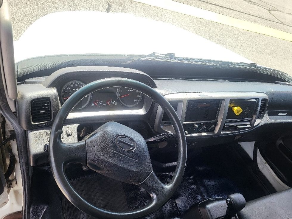 Medium Duty Box Truck-Light and Medium Duty Trucks-Hino-2018-268-Cookeville-TN-229,317\n\t\tmiles-$ 44,000 - Image 18