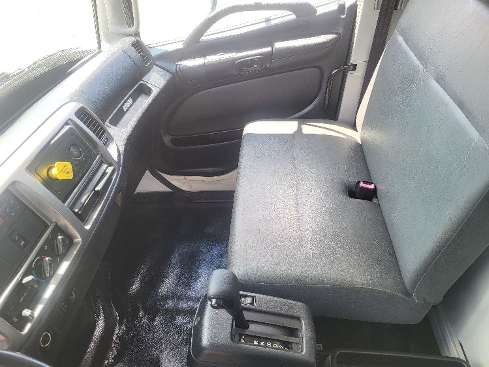 Medium Duty Box Truck-Light and Medium Duty Trucks-Hino-2018-268-Cookeville-TN-229,317\n\t\tmiles-$ 44,000 - Image 19