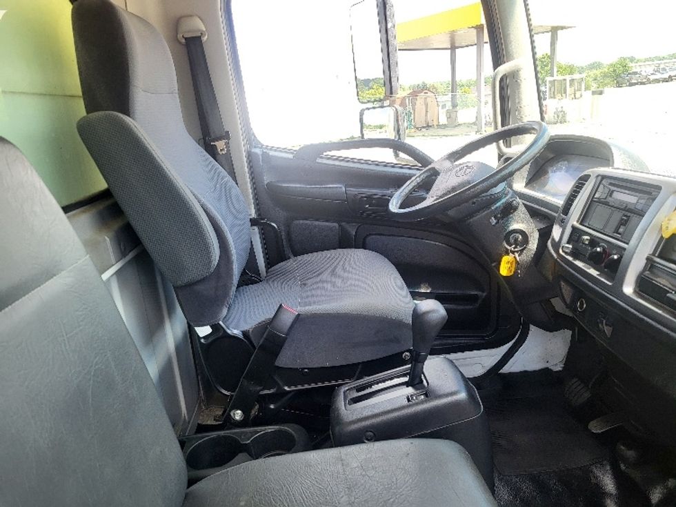 Medium Duty Box Truck-Light and Medium Duty Trucks-Hino-2018-268-Cookeville-TN-229,317\n\t\tmiles-$ 44,000 - Image 22