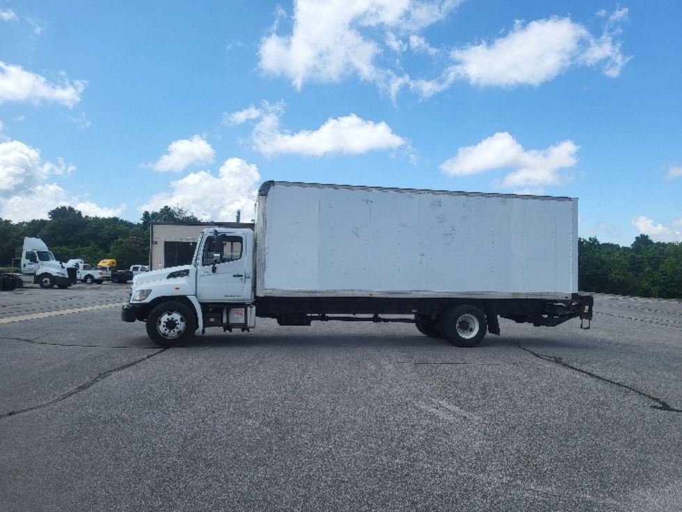 Medium Duty Box Truck-Light and Medium Duty Trucks-Hino-2018-268-Cookeville-TN-229,317\n\t\tmiles-$ 44,000 - Image 4