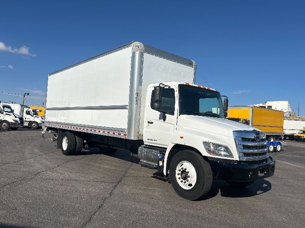 Medium Duty Box Truck-Light and Medium Duty Trucks-Hino-2018-268-El Paso-TX-98,450\n\t\tmiles-$ 57,500 - Image 1