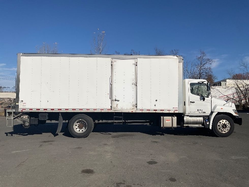 Medium Duty Box Truck-Light and Medium Duty Trucks-Hino-2018-268-Elmsford-NY-123,385\n\t\tmiles-$ 50,000 - Image 15