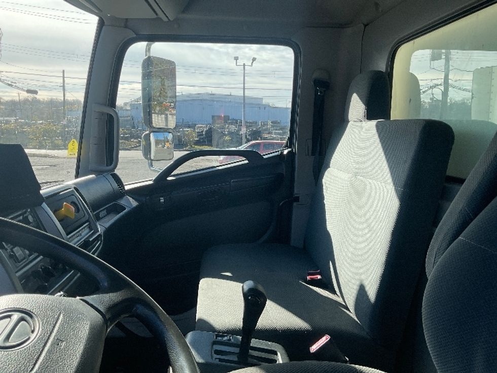 Medium Duty Box Truck-Light and Medium Duty Trucks-Hino-2018-268-Elmsford-NY-123,385\n\t\tmiles-$ 50,000 - Image 20
