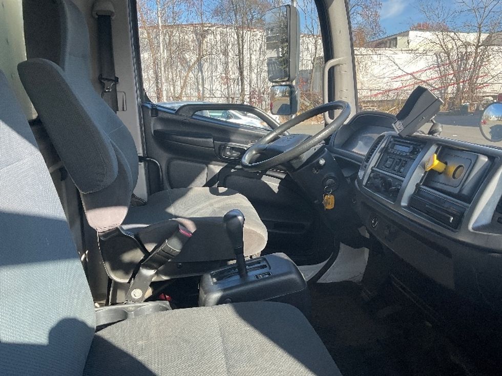 Medium Duty Box Truck-Light and Medium Duty Trucks-Hino-2018-268-Elmsford-NY-123,385\n\t\tmiles-$ 50,000 - Image 22