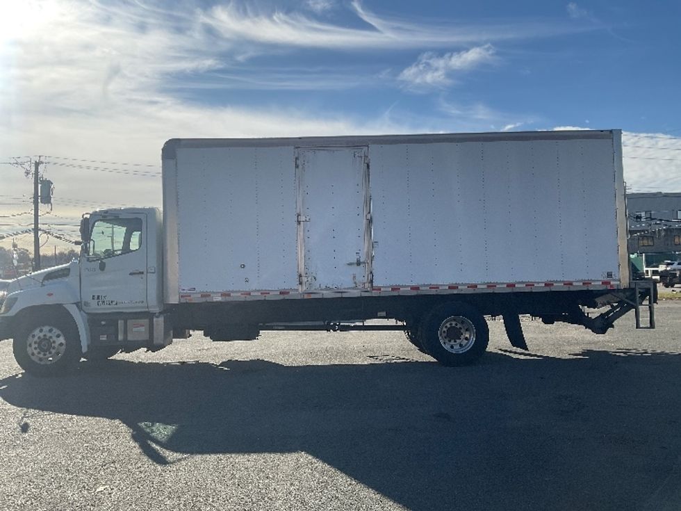 Medium Duty Box Truck-Light and Medium Duty Trucks-Hino-2018-268-Elmsford-NY-123,385\n\t\tmiles-$ 50,000 - Image 4