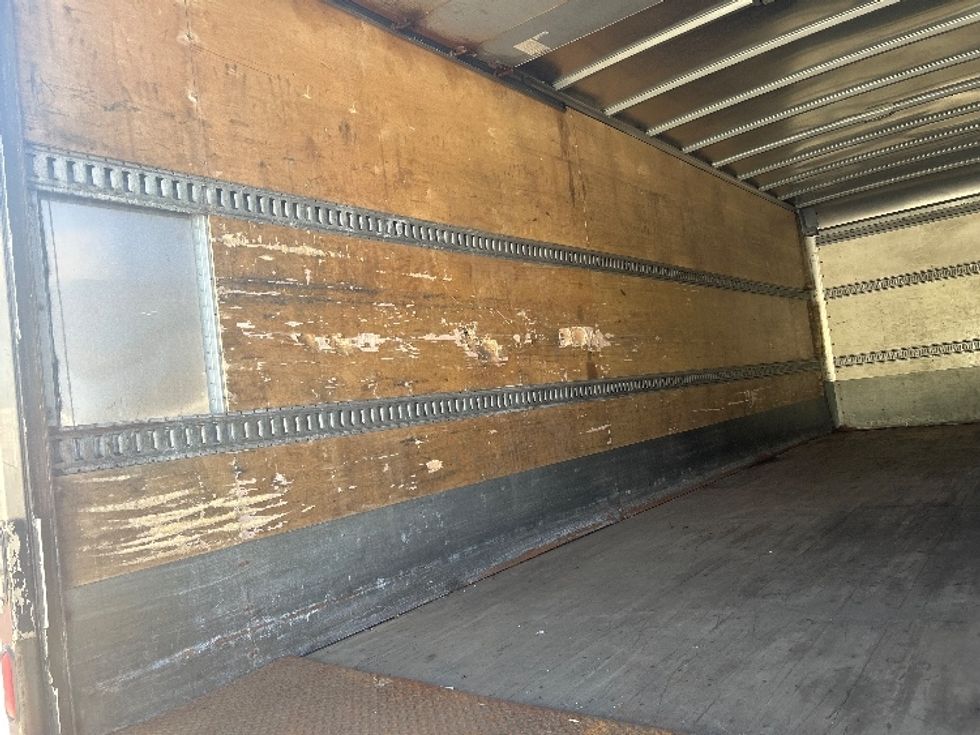 Medium Duty Box Truck-Light and Medium Duty Trucks-Hino-2018-268-Fitchburg-MA-276,621\n\t\tmiles-$ 37,500 - Image 11