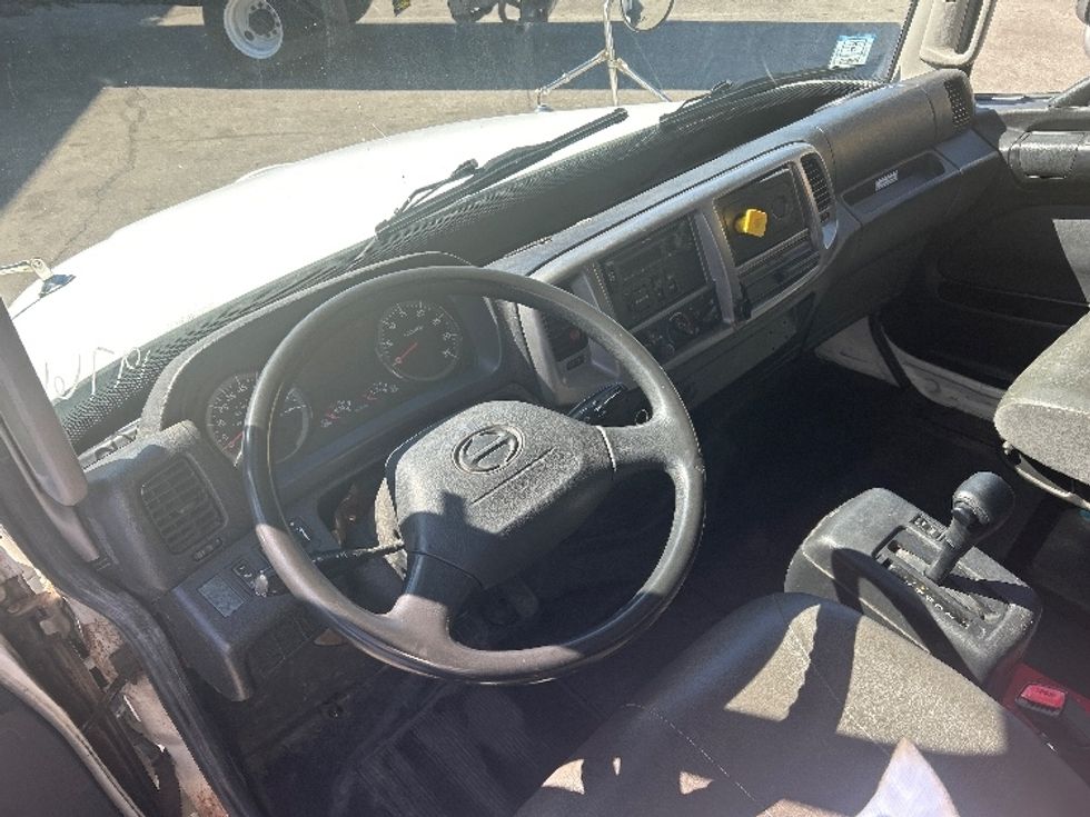Medium Duty Box Truck-Light and Medium Duty Trucks-Hino-2018-268-Fitchburg-MA-276,621\n\t\tmiles-$ 37,500 - Image 17