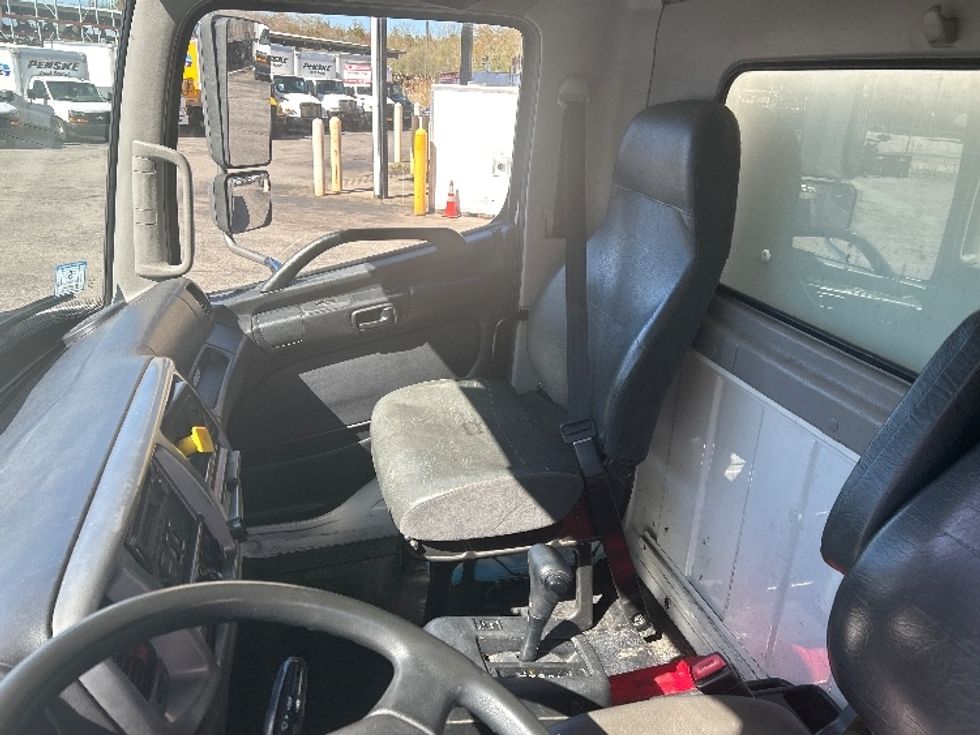Medium Duty Box Truck-Light and Medium Duty Trucks-Hino-2018-268-Fitchburg-MA-276,621\n\t\tmiles-$ 37,500 - Image 19