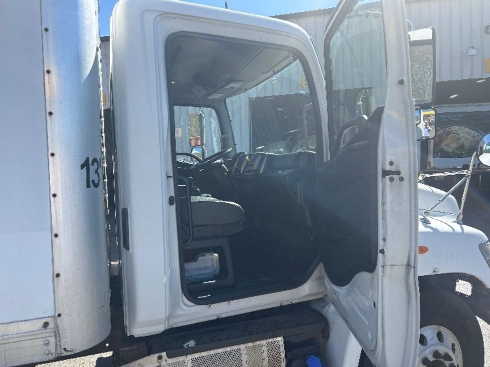 Medium Duty Box Truck-Light and Medium Duty Trucks-Hino-2018-268-Fitchburg-MA-276,621\n\t\tmiles-$ 37,500 - Image 20