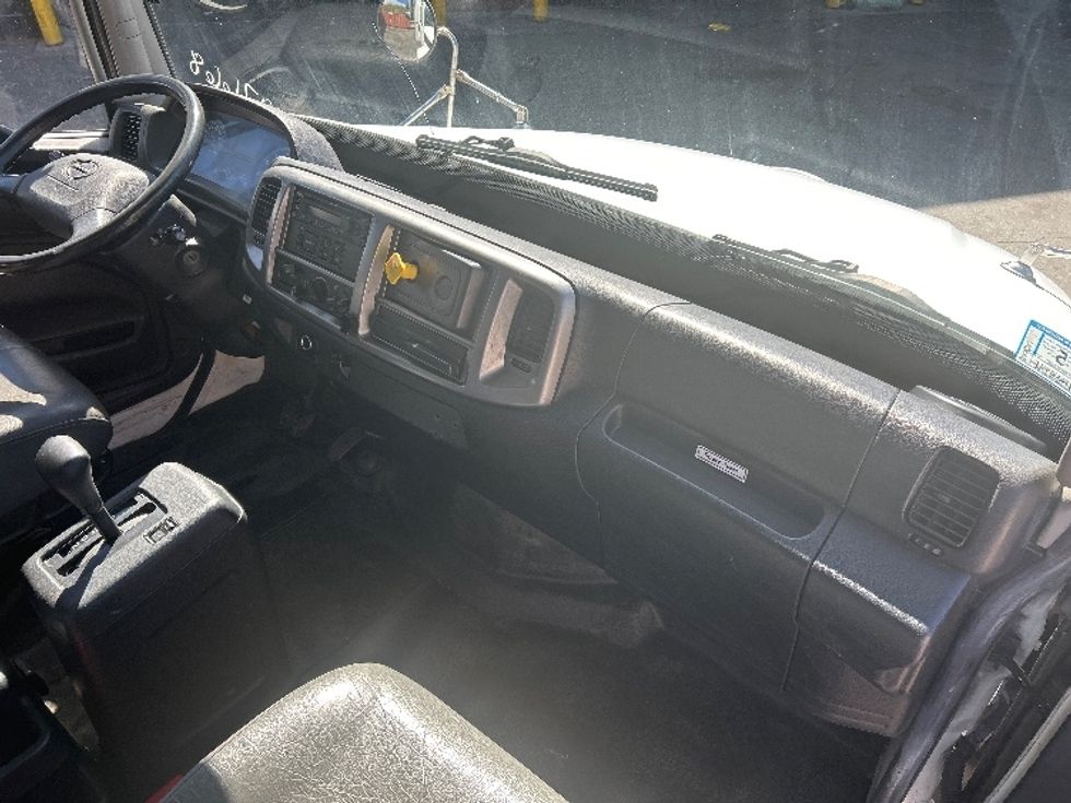 Medium Duty Box Truck-Light and Medium Duty Trucks-Hino-2018-268-Fitchburg-MA-276,621\n\t\tmiles-$ 37,500 - Image 21