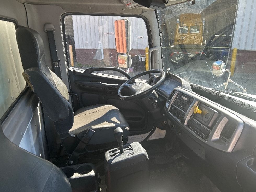 Medium Duty Box Truck-Light and Medium Duty Trucks-Hino-2018-268-Fitchburg-MA-276,621\n\t\tmiles-$ 37,500 - Image 22